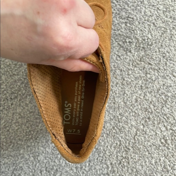 Toms Tan Lace Up Boots with Rounded Toe and Chunky Heel - Picture 6 of 9